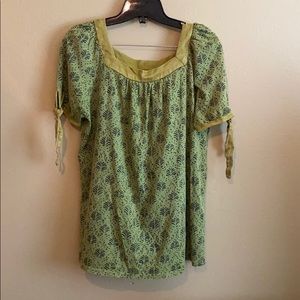 One World green blouse women size medium